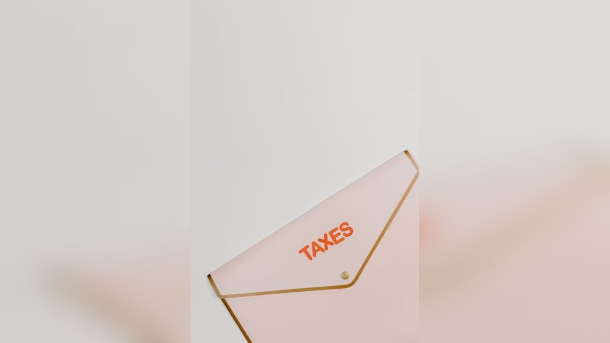 Legal and Tax Basics Every Freelancer Needs to