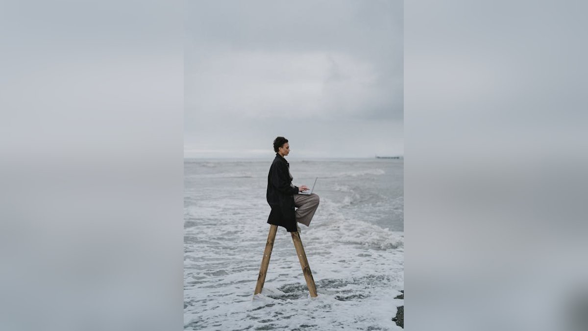 Deep Work vs Shallow Work: How to Focus in a